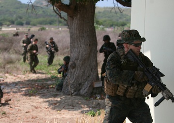 Becoming a stronger team: Marines conduct amphibious training with Royal Thai counterparts