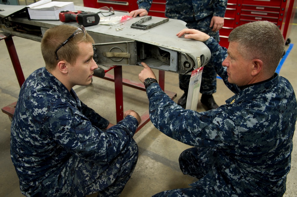 Master Chief Petty Officer of the Navy conducts command visits