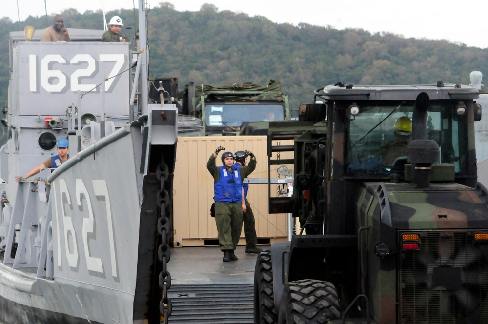 Germantown Offloads Marines; start Cobra Gold