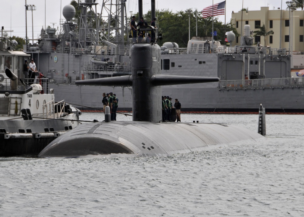 USS Louisville departs Joint Base Pearl Harbor-Hickam