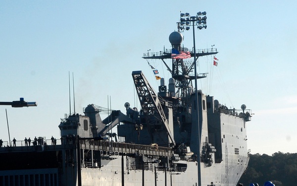 USS Whidbey Island pulls into homeport