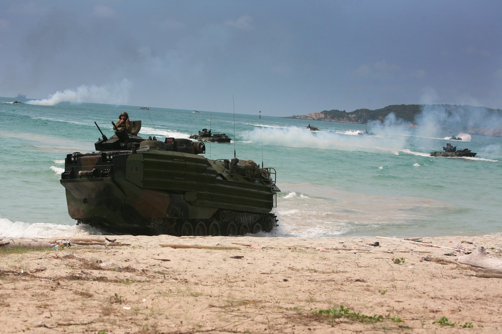 Thailand, Republic of Korea, US conduct amphibious assault