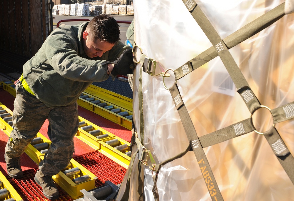 305th Maintenance Group Airmen at work