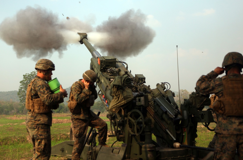 Royal Thai, US Marines build camaraderie on artillery gun line