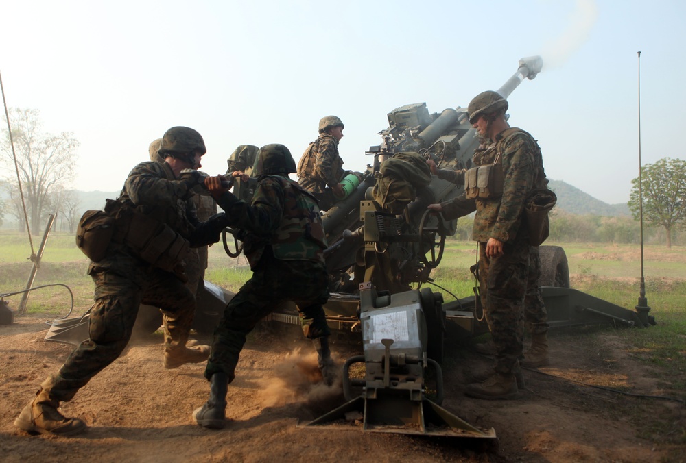 Royal Thai, US Marines build camaraderie on artillery gun line