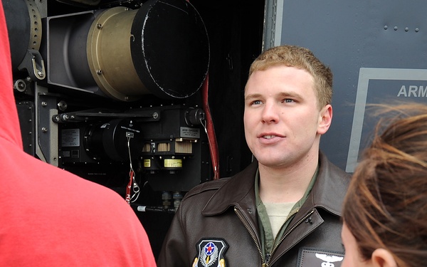 Portales kids tour Cannon with air commandos