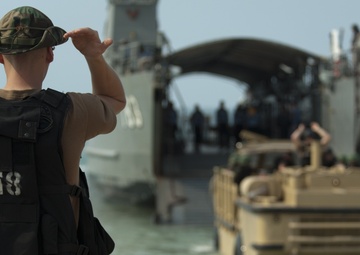 USS Tortuga unloads at Exercise Cobra Gold 2012