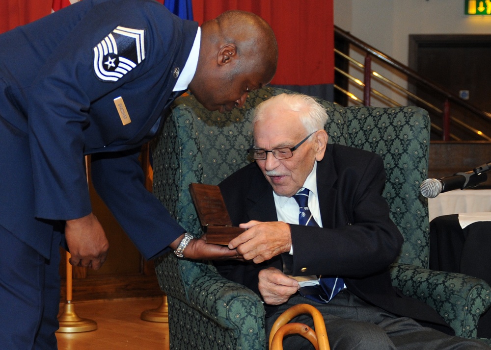 POW speaks to RAF Mildenhall airmen