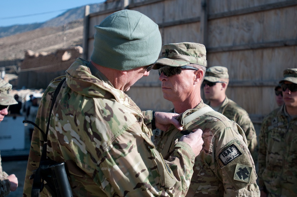 45th IBCT commander awards soldiers