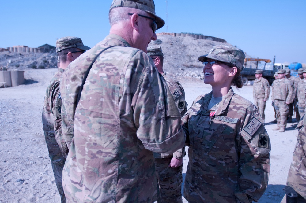 45TH IBCT commander awards soldiers