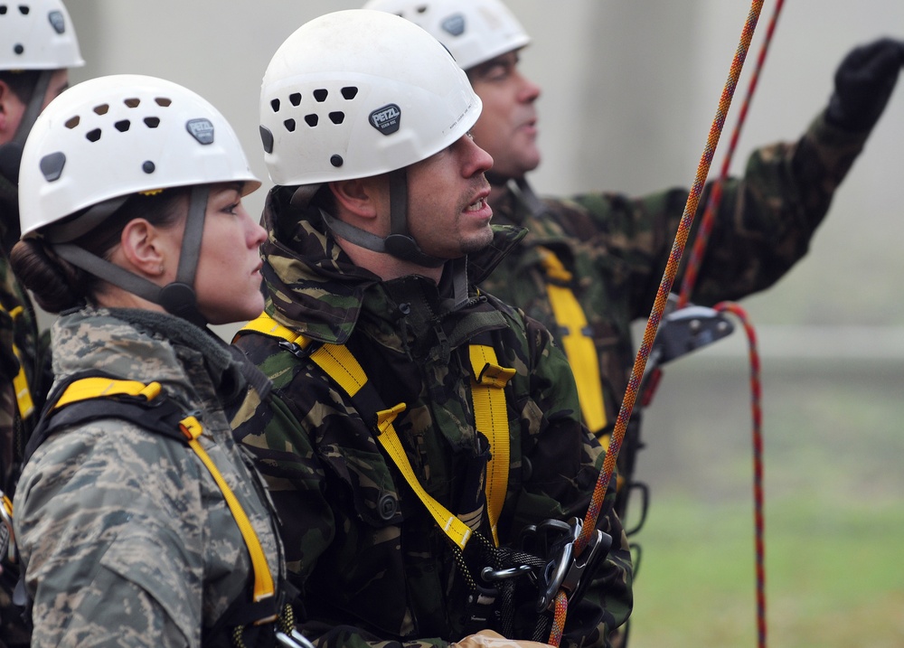 American, British forces join for leadership development