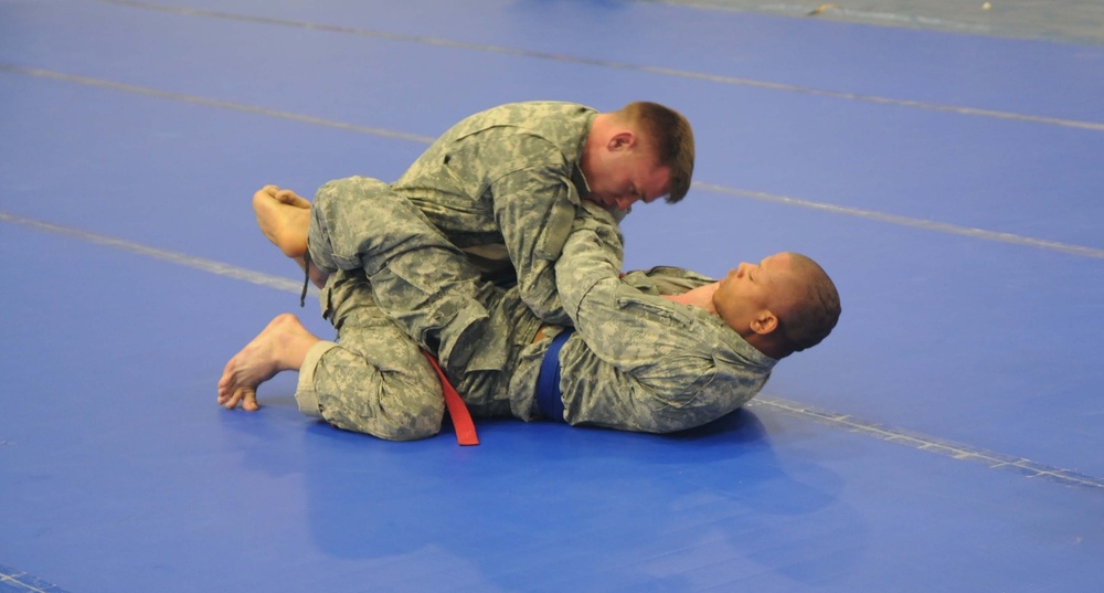 Soldiers compete in combatives tournament at Fort Hood