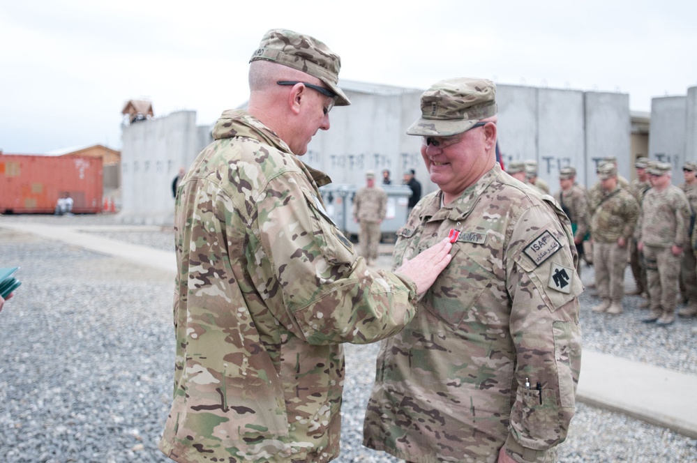 45th IBCT commander awards soldiers