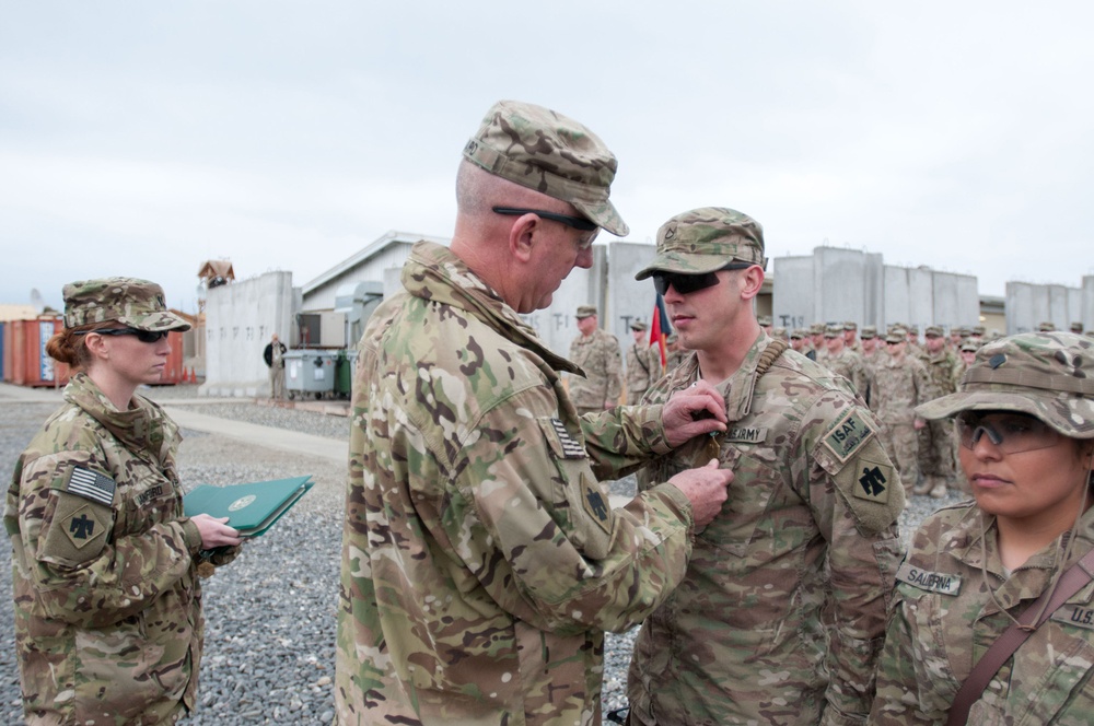 45th IBCT commander awards soldiers