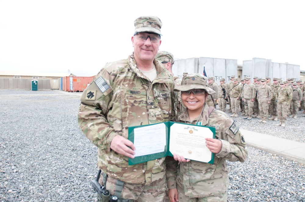 45th IBCT commander awards soldiers