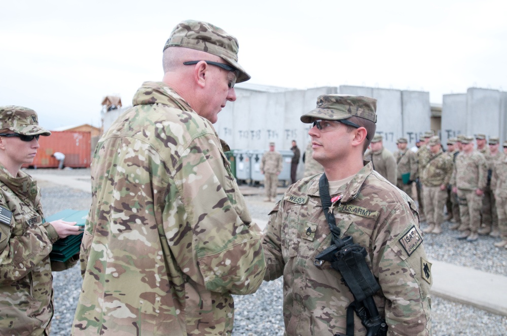 45th IBCT commander awards soldiers