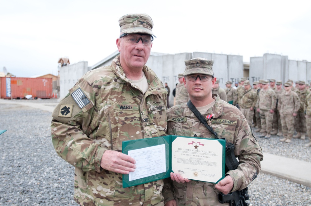 45th IBCT commander awards soldiers