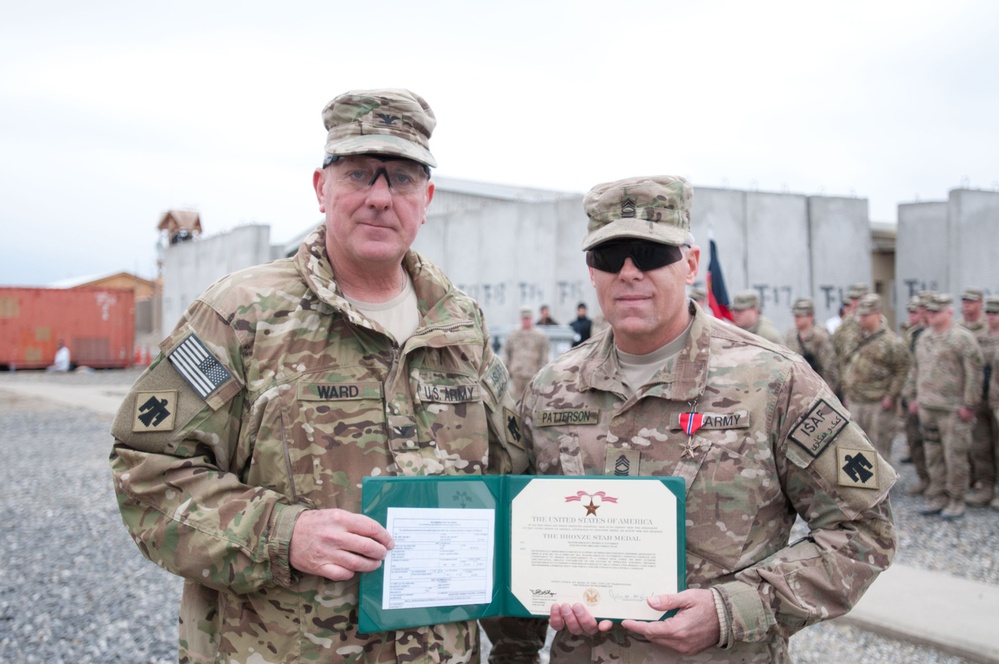 45th IBCT commander awards soldiers