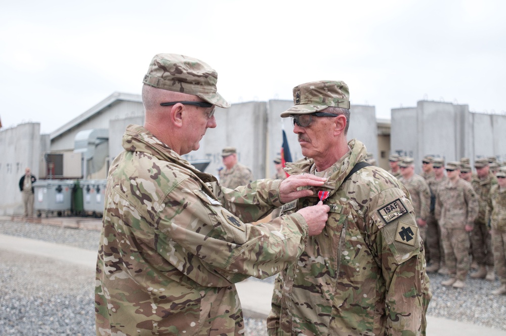 45th IBCT commander awards soldiers