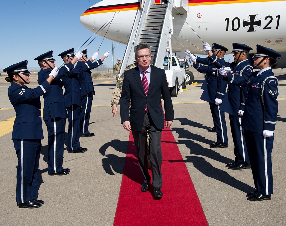 German Minister of Defence visits Holloman