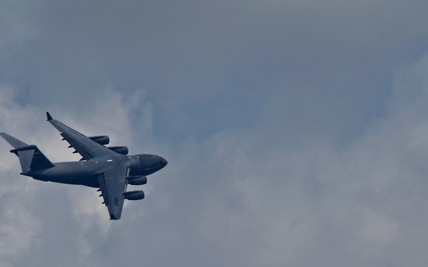 Pacific Air Forces C-17 Demonstration Team performs during the 2012 Singapore Airshow