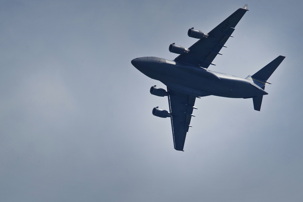 Pacific Air Forces C-17 Demonstration Team performs during the 2012 Singapore Airshow