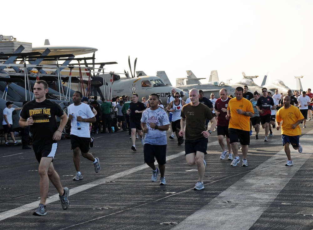 Fun run aboard USS Abraham Lincoln