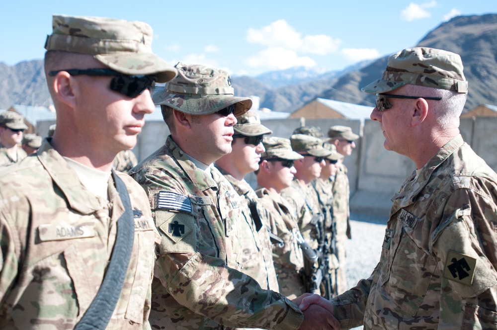 45th IBCT commander awards soldiers