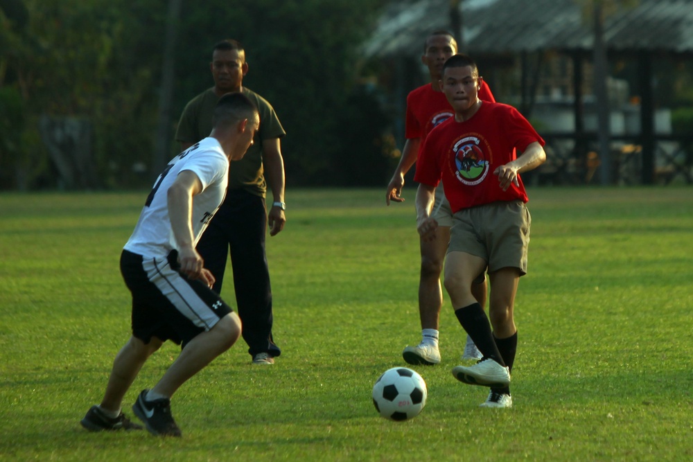 US, Thai Marines end Cobra Gold 2012 with soccer match