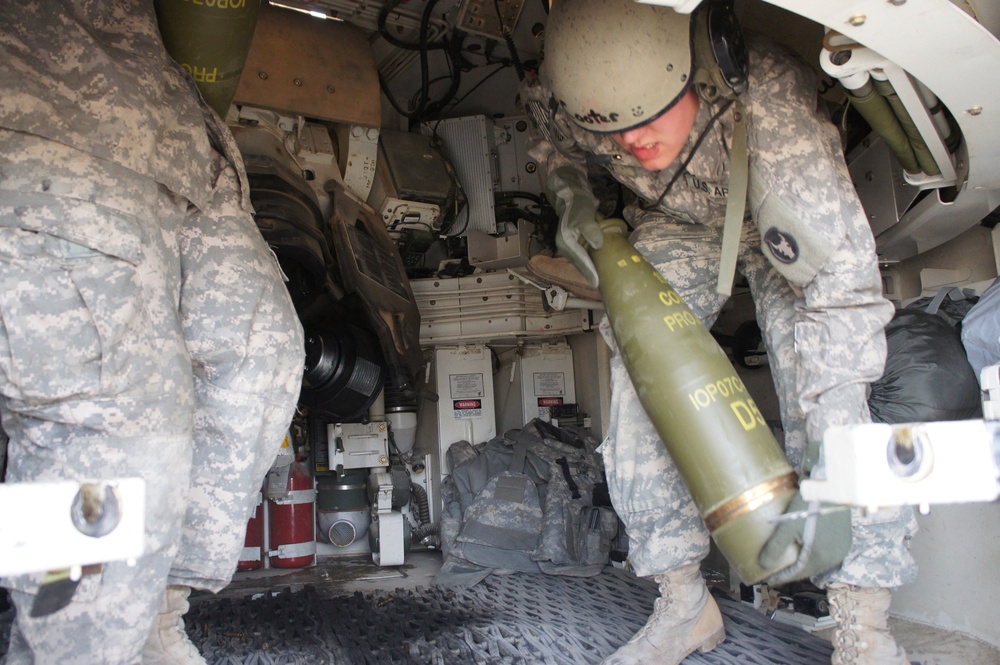 1-125 Field Artillery live fire exercise