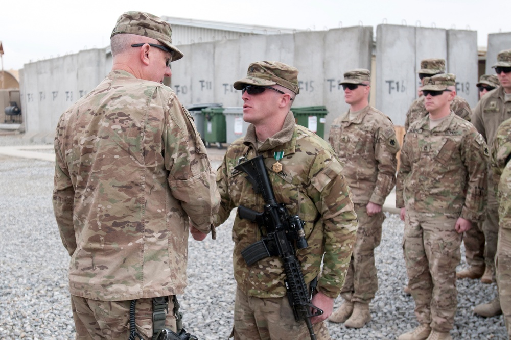 Thunderbird soldiers receive awards