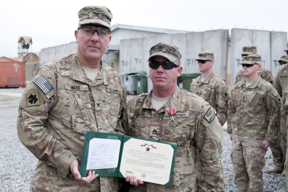 Thunderbird soldiers receive awards