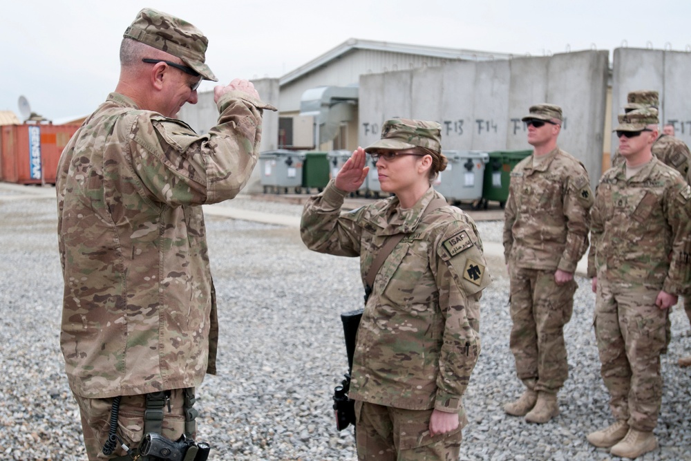 Thunderbird soldiers receive awards