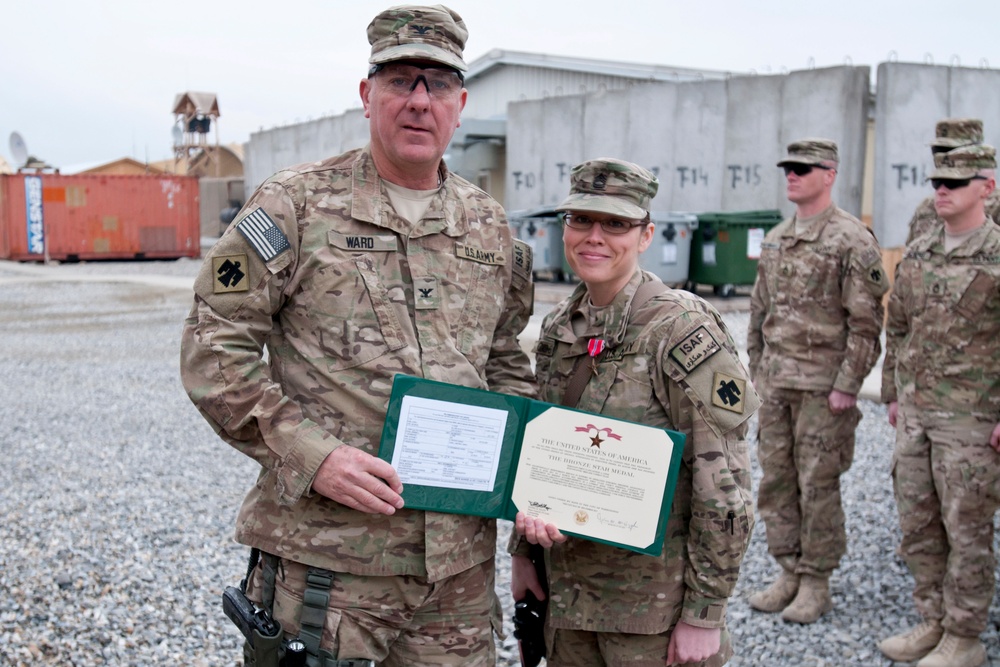 Thunderbird soldiers receive awards