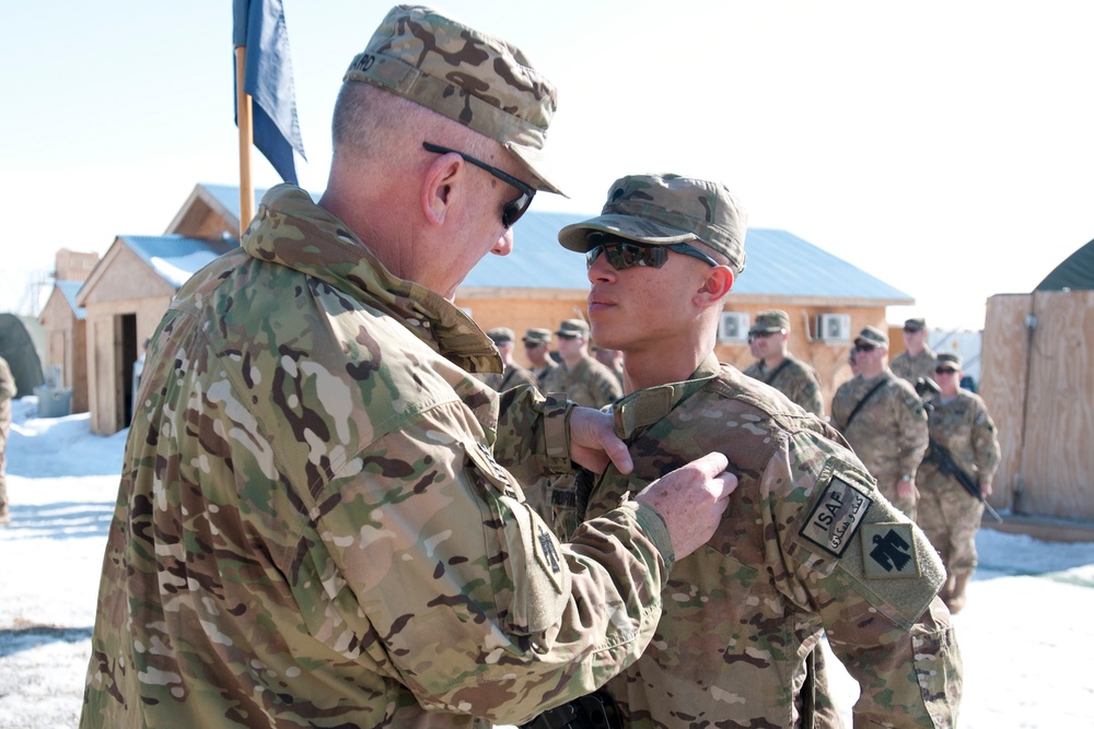 Thunderbird soldiers receive awards