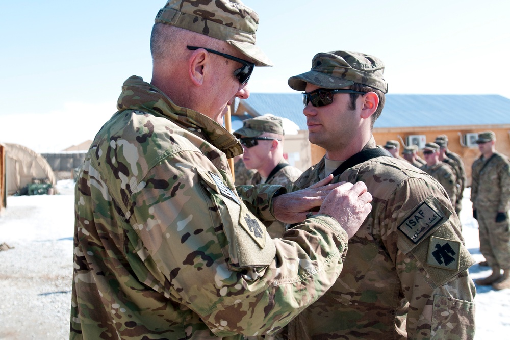 Thunderbird soldiers receive awards