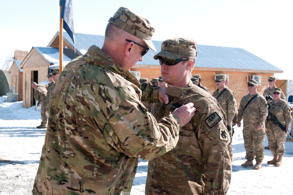 Thunderbird soldiers receive awards