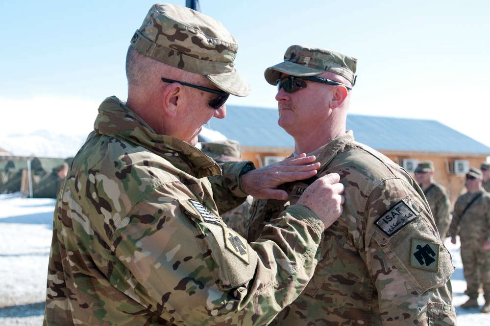 Thunderbird soldiers receive awards