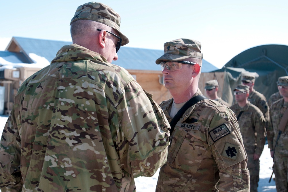 Thunderbird soldiers receive awards