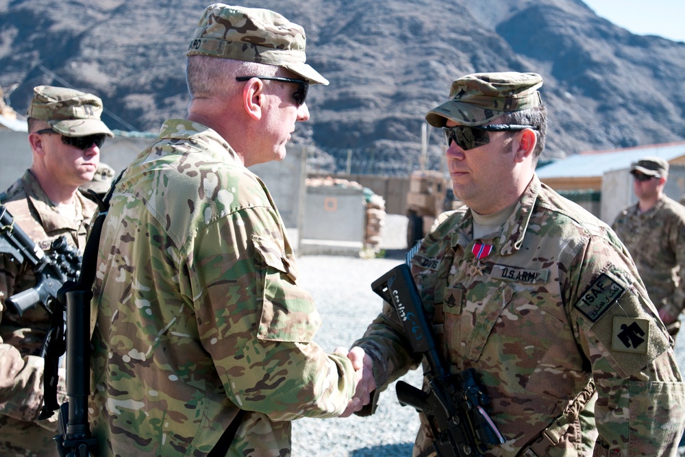 Thunderbird soldiers receive awards