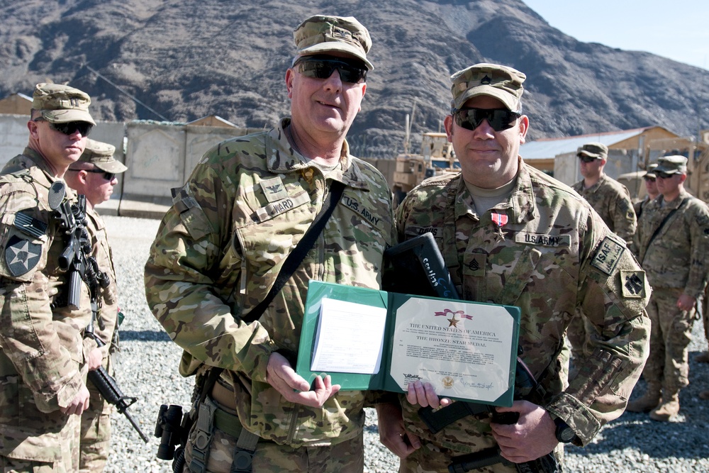 Thunderbird soldiers receive awards