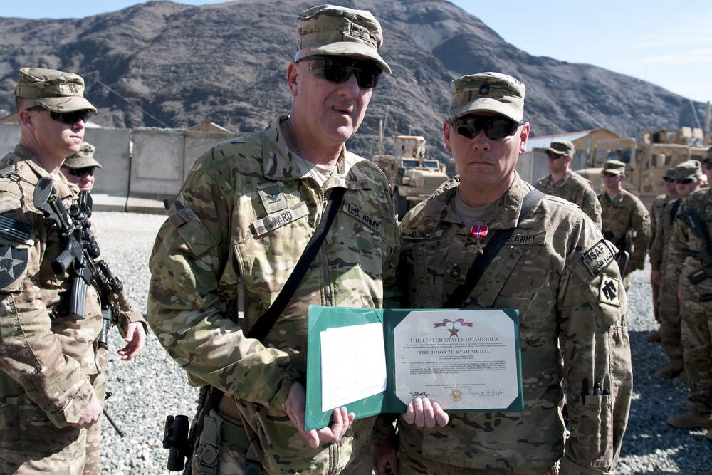 Thunderbird soldiers receive awards