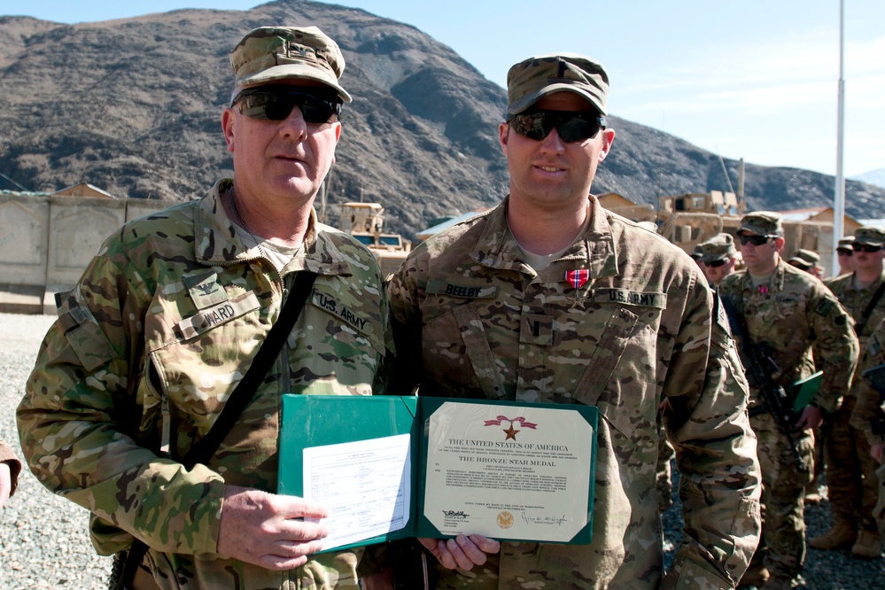 Thunderbird soldiers receive awards