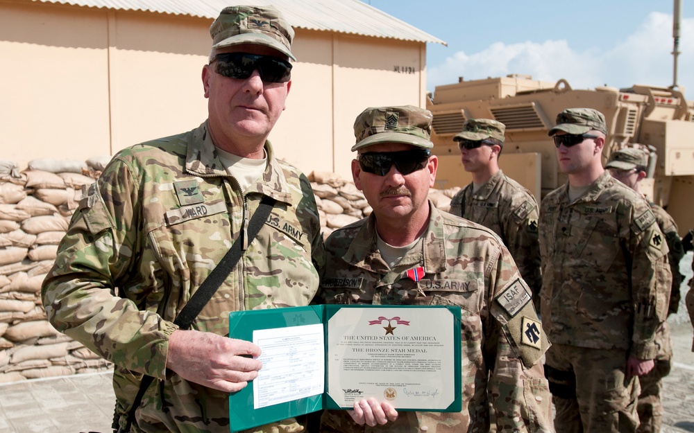 Thunderbird soldiers receive awards