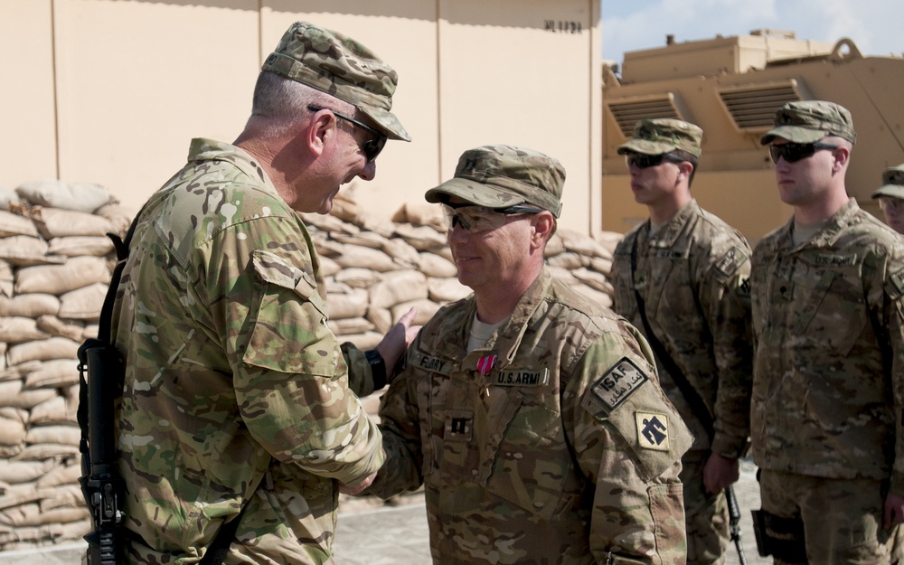 Thunderbird soldiers receive awards