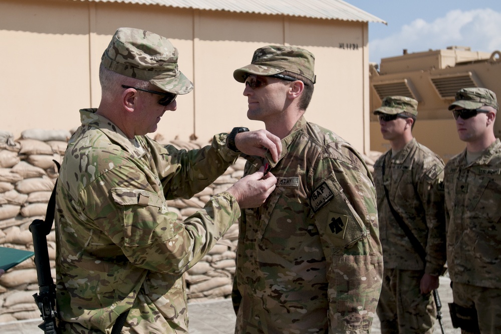 Thunderbird soldiers receive awards