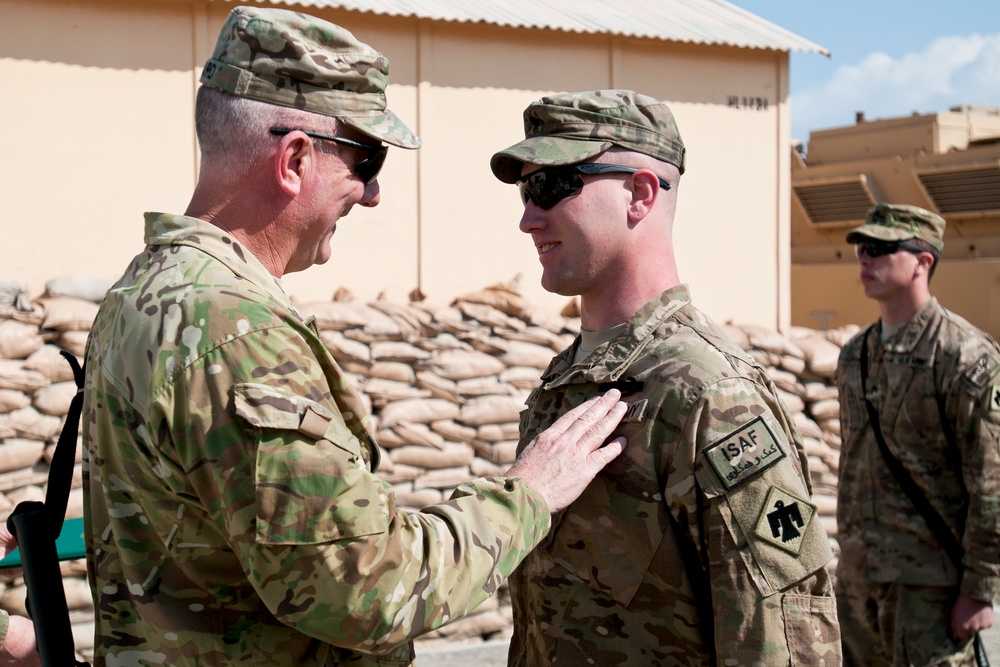 Thunderbird soldiers receive awards