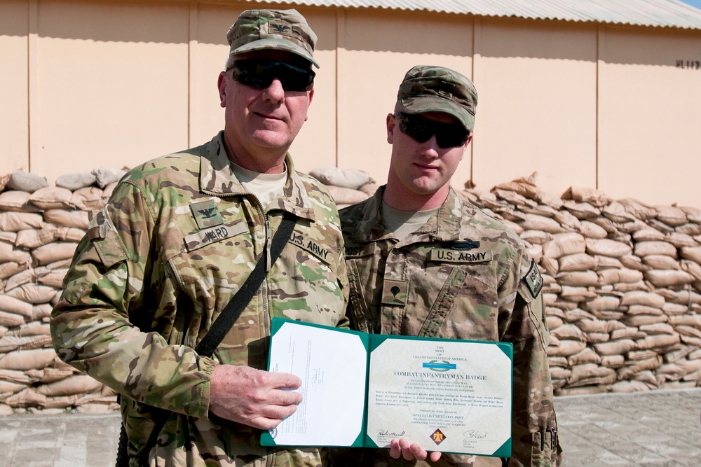 Thunderbird soldiers receive awards