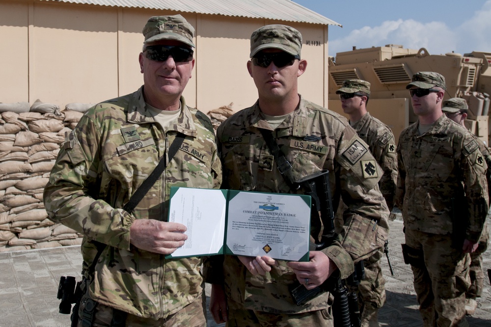 Thunderbird soldiers receive awards