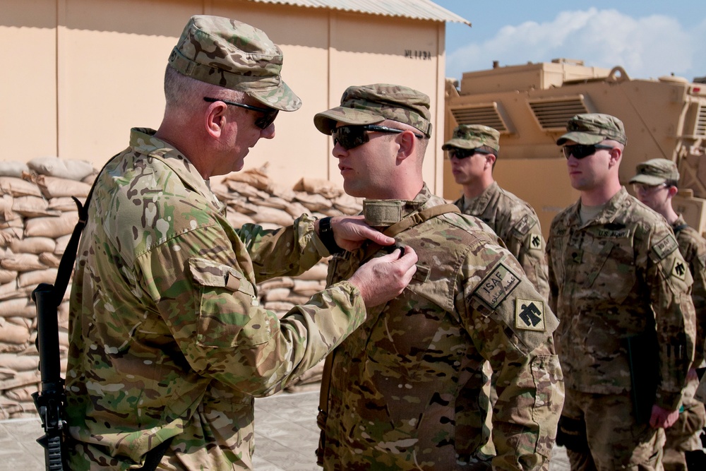 Thunderbird soldiers receive awards